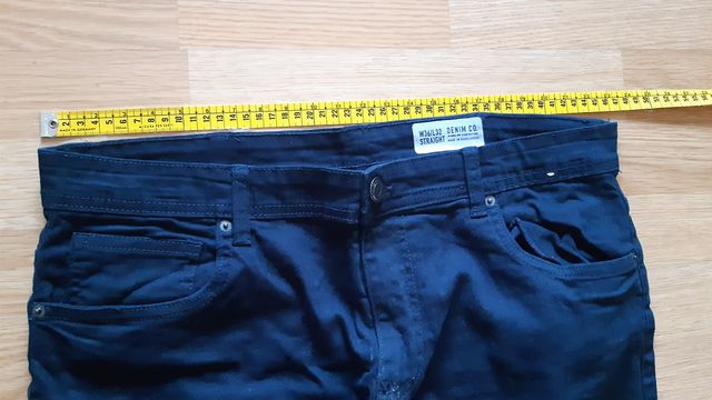 Pantalón vaquero azul marino