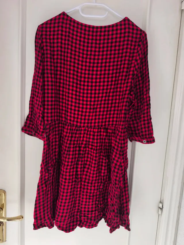 Vestido corto cuadros rojo y negro