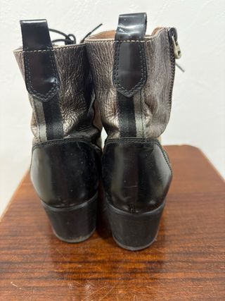 Botines Hispanitas Negro y Dorado