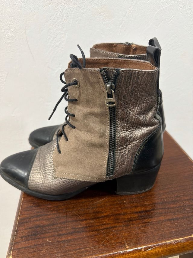 Botines Hispanitas Negro y Dorado