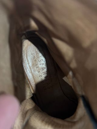 Botines Hispanitas Negro y Dorado