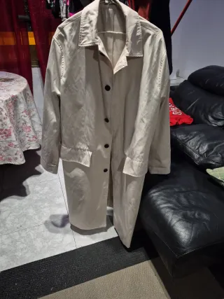 Chaqueta larga Zara beige