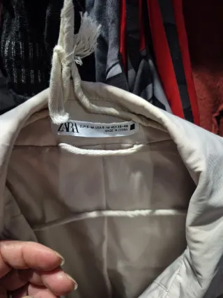 Chaqueta larga Zara beige
