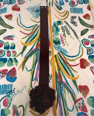 Cintura elasticizzata con fiore marrone