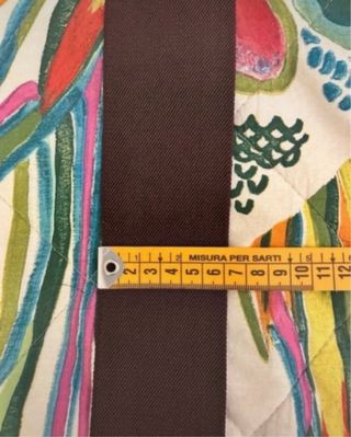 Cintura elasticizzata con fiore marrone