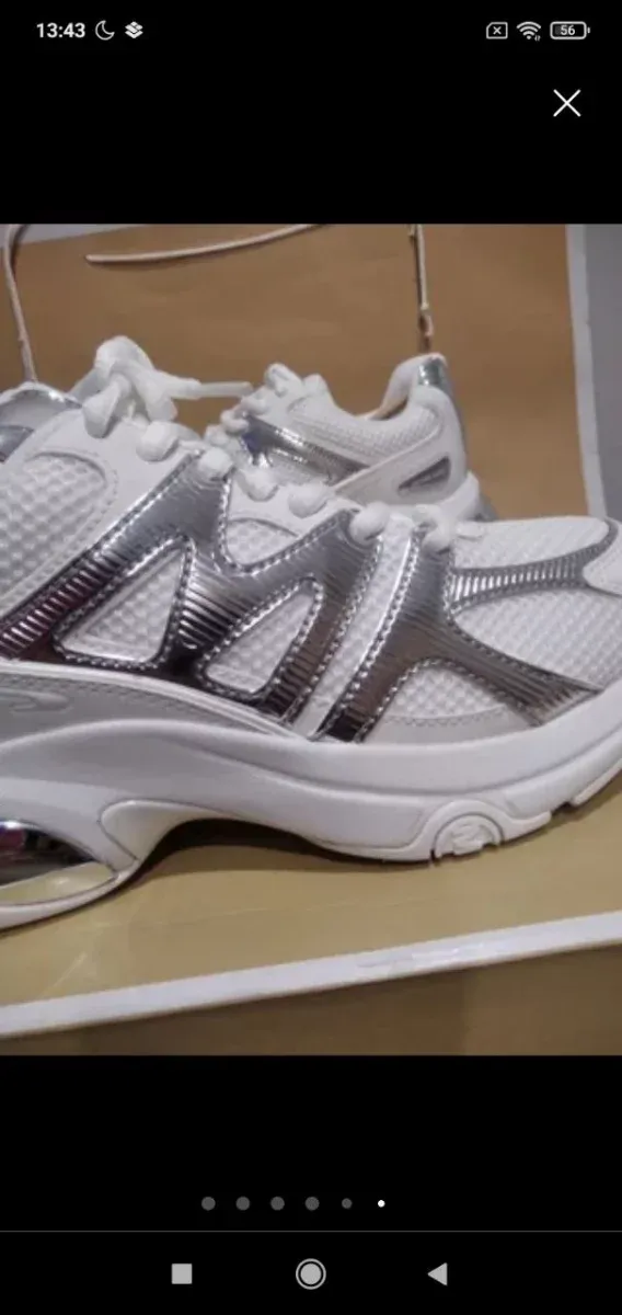 Zapatillas blancas y plateadas Michael