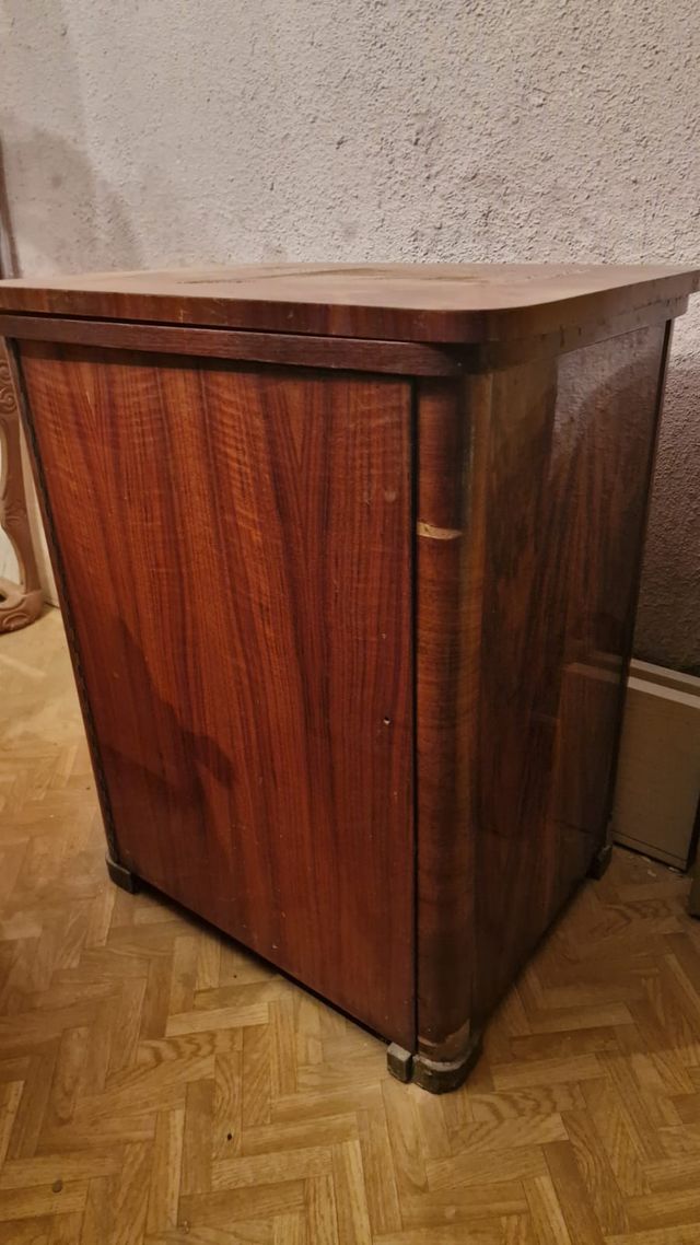 Mueble de madera vintage