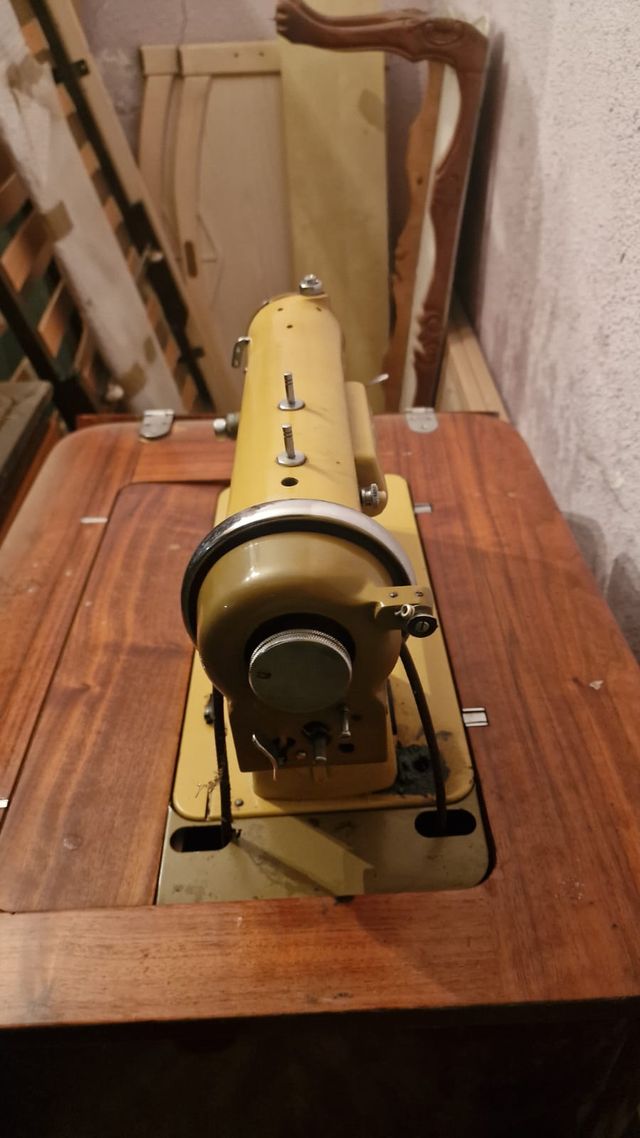 Mueble de madera vintage