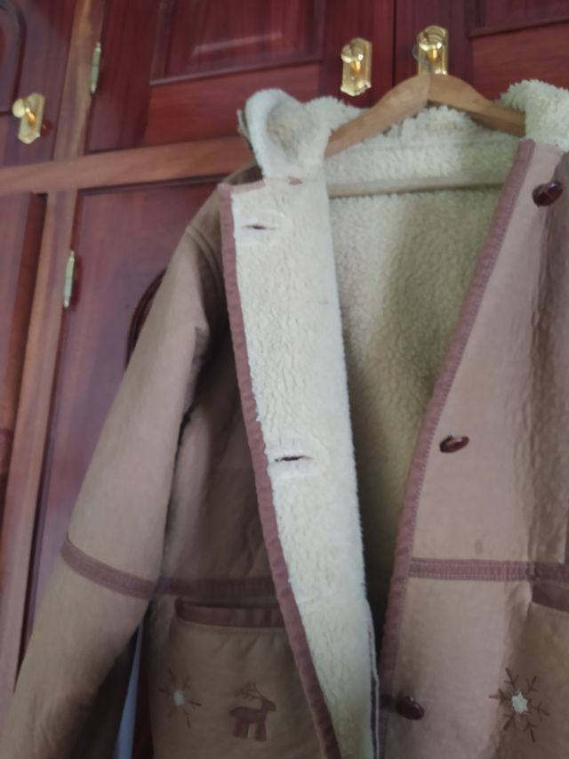 Cazadora beige con forro de borreguito