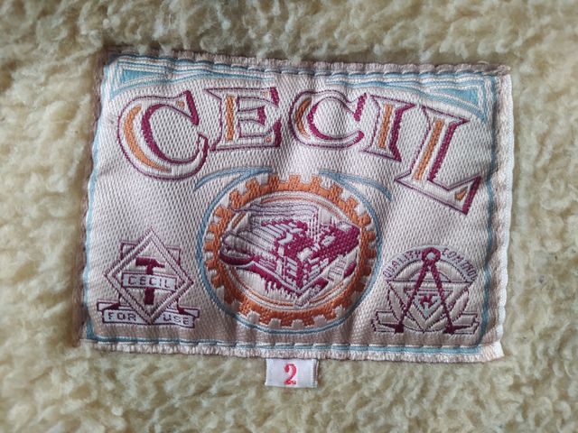 Cazadora beige con forro de borreguito