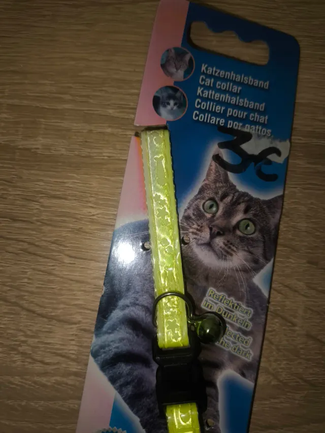 Collar para gato Nobby verde y blanco