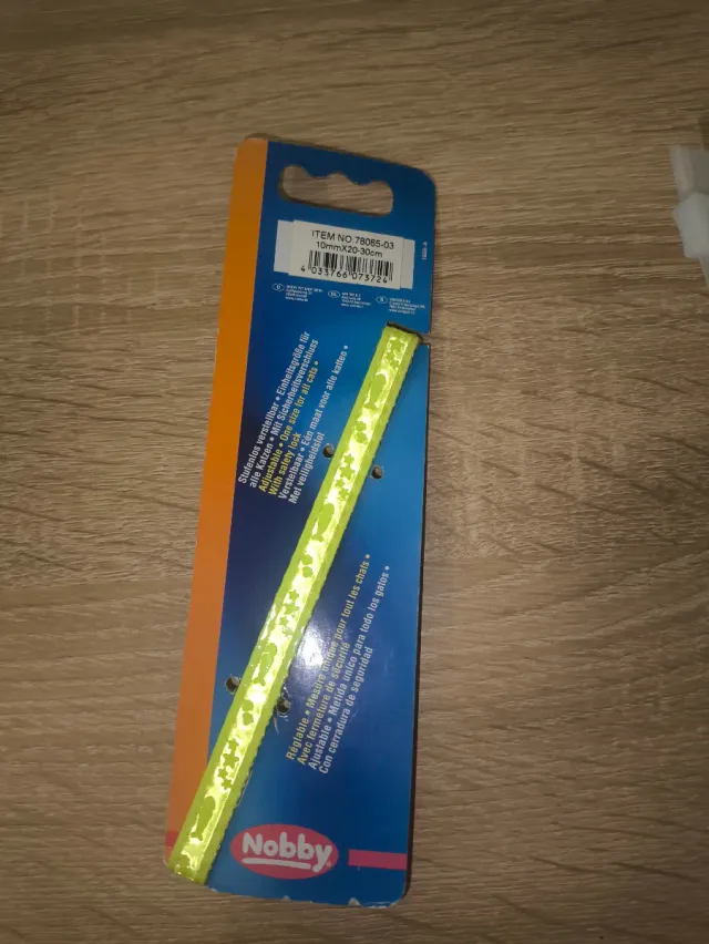 Collar para gato Nobby verde y blanco