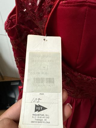 Vestido granate con encaje y falda de tul