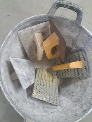 Herramientas construcción: Planas y rascador