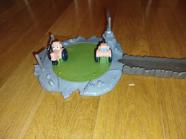 Pista Cars Disney Tractores chiflados