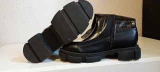 Botas caña alta negras talla 39