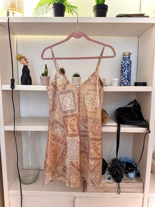 Vestido corto Stradivarius estampado