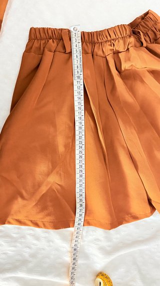 Traje de chaqueta y pantalón corto marrón