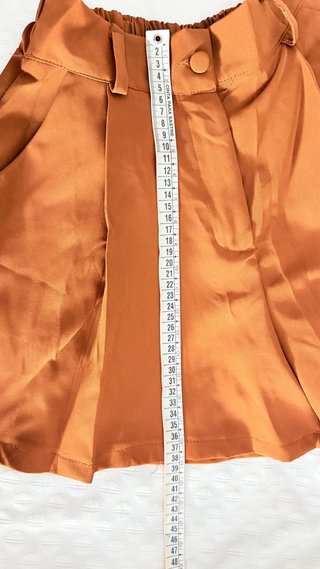 Traje de chaqueta y pantalón corto marrón
