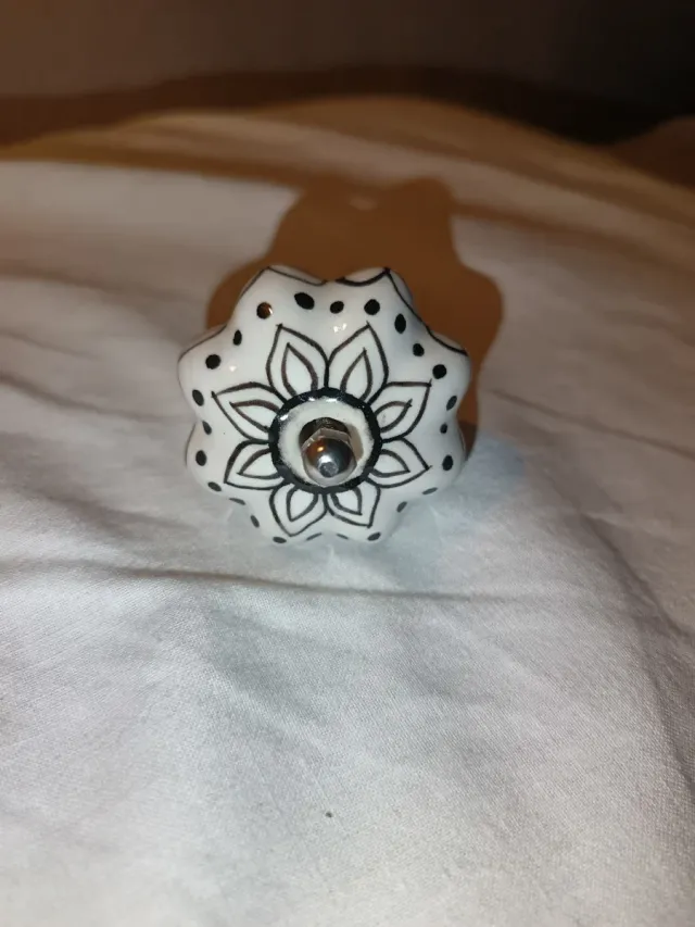 Tirador cerámica blanco flor puntos