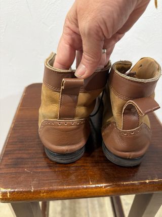 Botines de piel beige y marrón