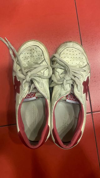 Golden Goose Ballstar rojas y blancas talla 32