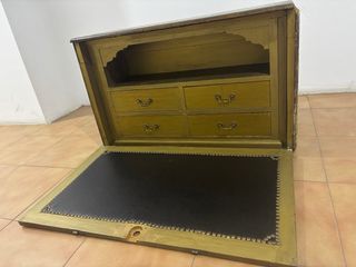 Arcón antiguo tallado