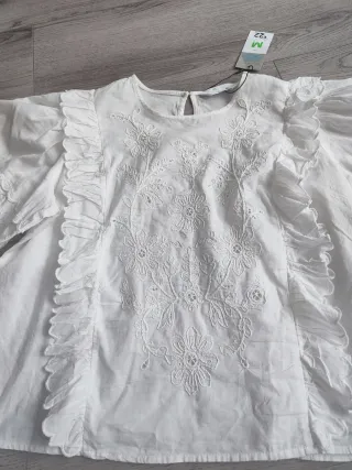 Blusa blanca bordada M
