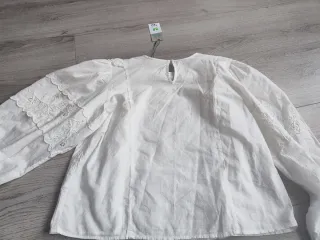 Blusa blanca bordada M