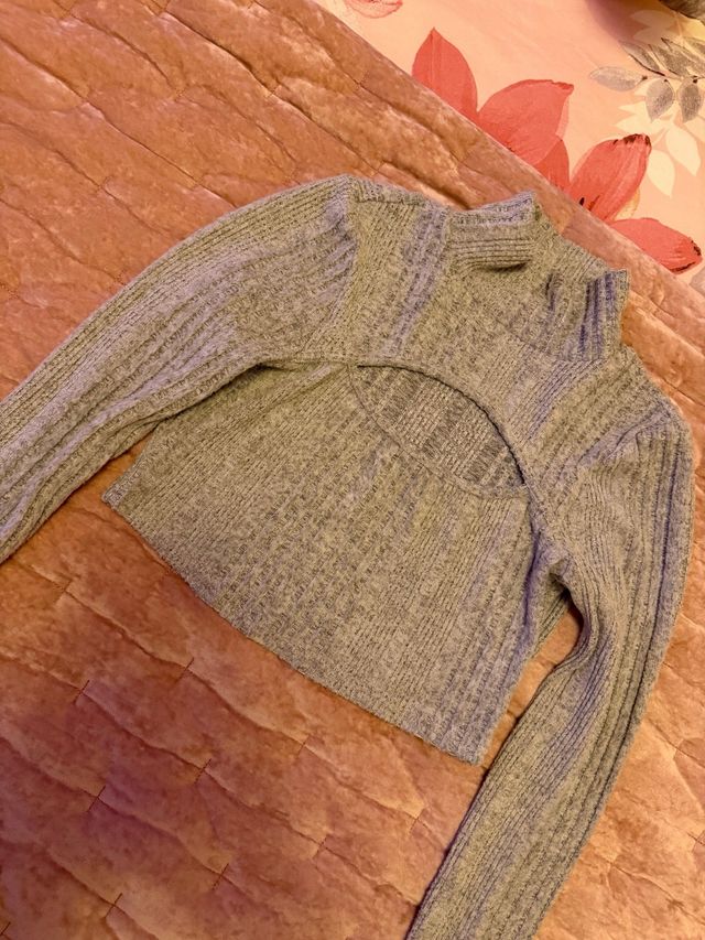 Jersey gris crop top con abertura