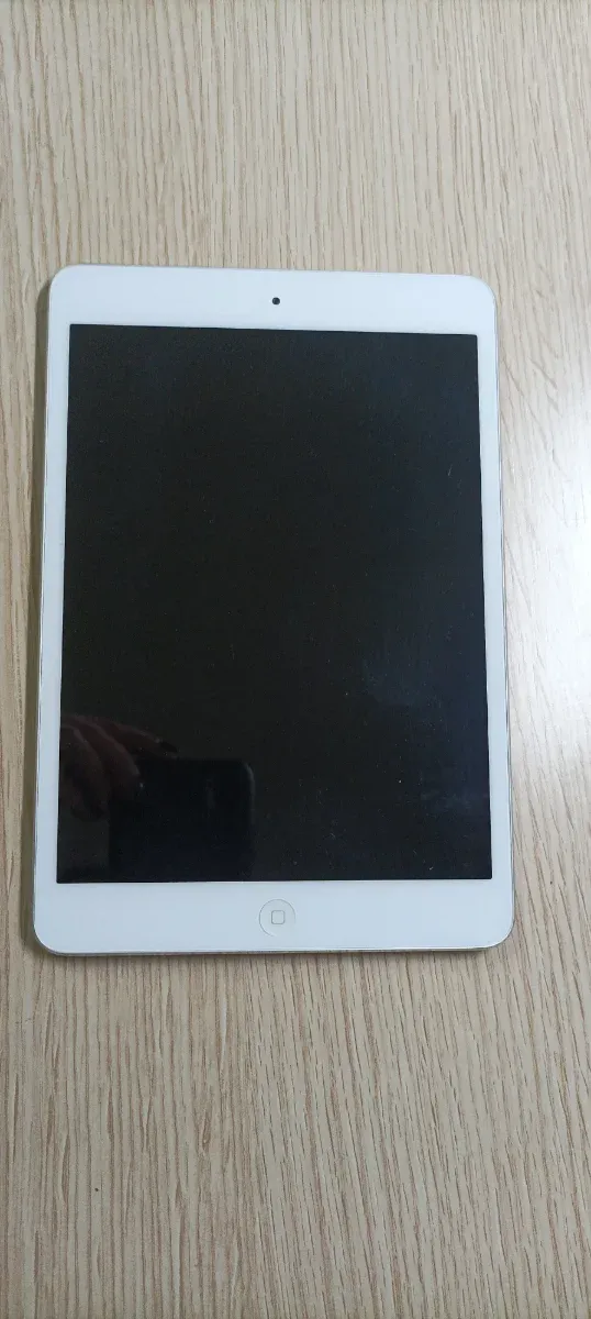 iPad Mini 1ª Gen A1432 Bianco. In ottime condizioni.