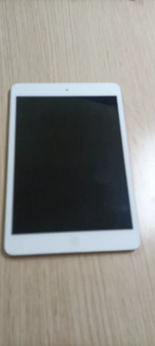iPad Mini 1ª Gen A1432 Bianco. In ottime condizioni.