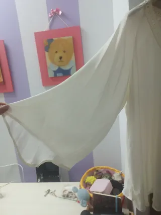 Blusa Zara beige fluida talla l