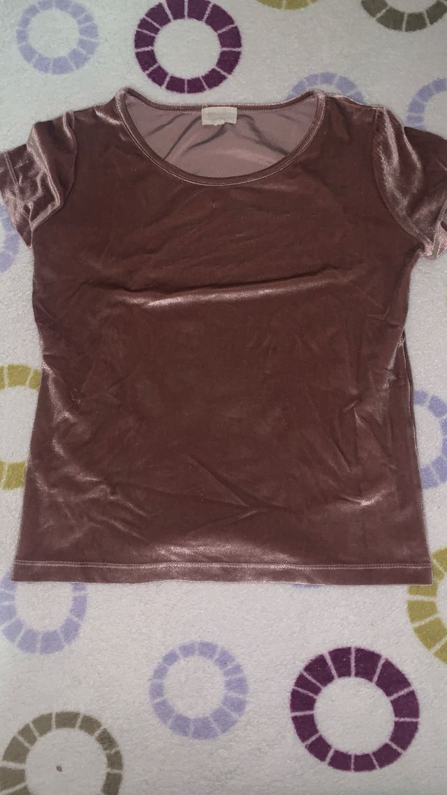 Camiseta rosa palo aterciopelada