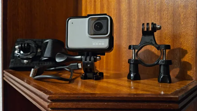 GoPro Hero7 White + Accesorios