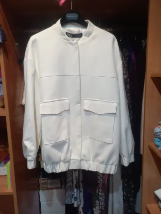 Chaqueta Zara Oversize Blanca