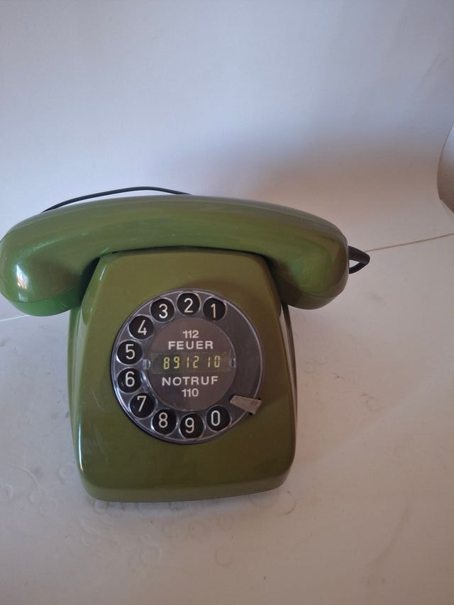 Teléfono alemán Siemens FeTAp 611 – Verde oliva