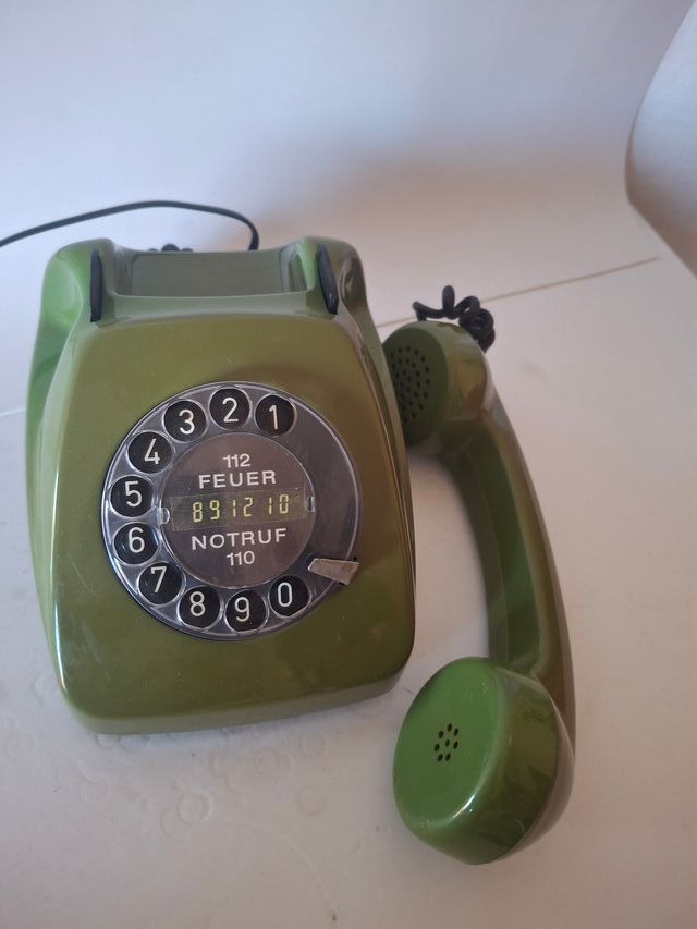 Teléfono alemán Siemens FeTAp 611 – Verde oliva