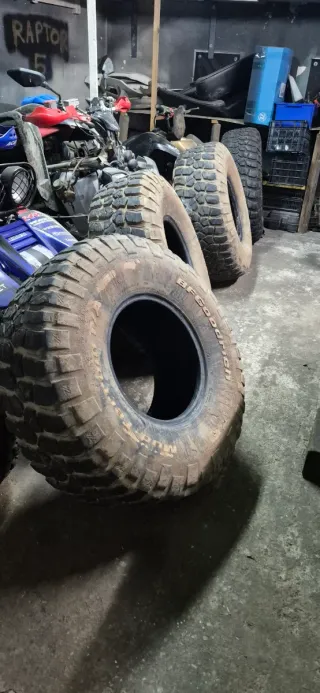 Neumáticos 35x12.50R15