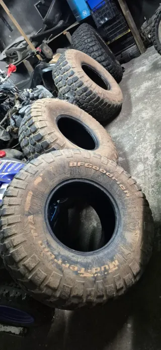 Neumáticos 35x12.50R15