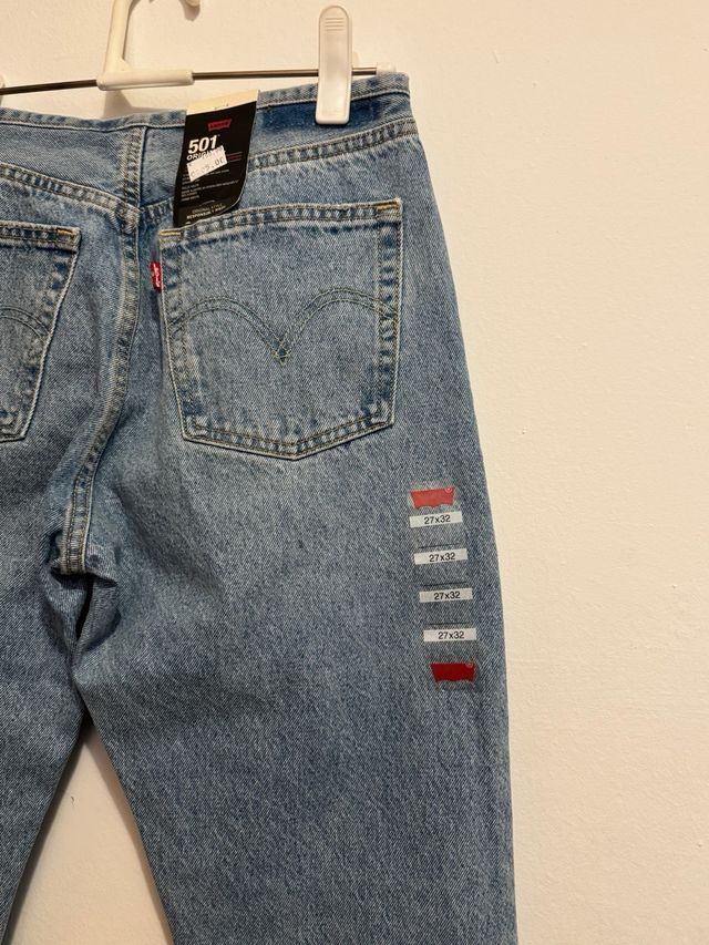 Jeans Levi's Azuis Rasgados