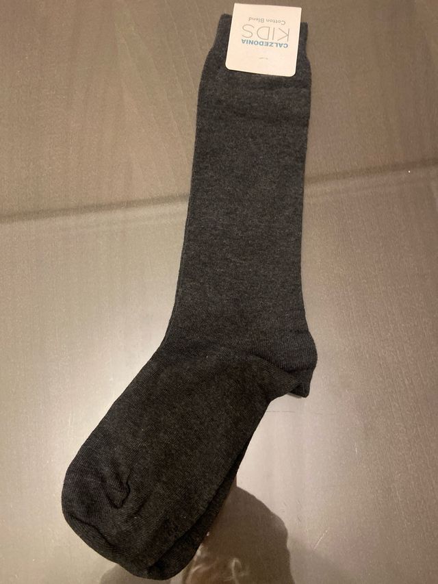 Calcetines largos grises uniforme colegio