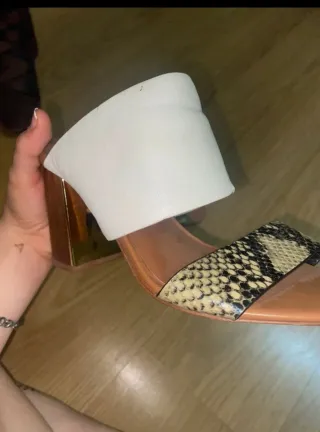 Sandalias tacón Lola Cruz multicolor/blanco