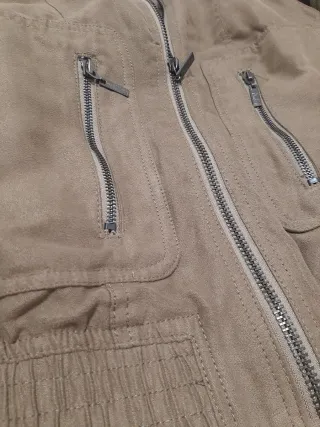 Cazadora de antelina