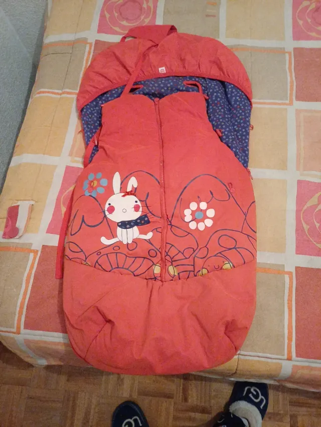 Saco para carrito de bebé con estampado de conejo
