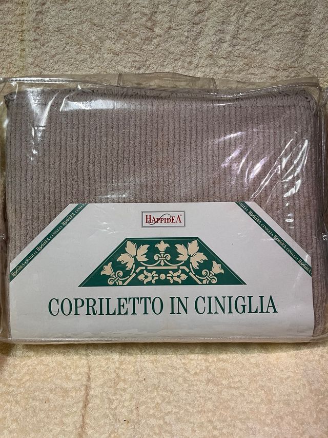 Copriletto matrimoniale in ciniglia Happidea