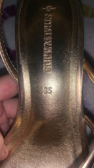 Tacones dorados sandalias