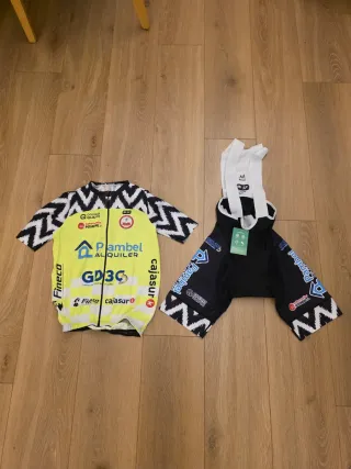 Equipación Ciclismo Maillot y Culotte Nuevos