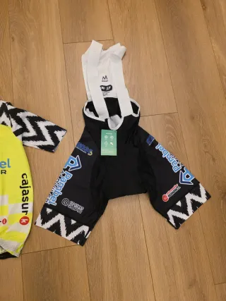 Equipación Ciclismo Maillot y Culotte Nuevos