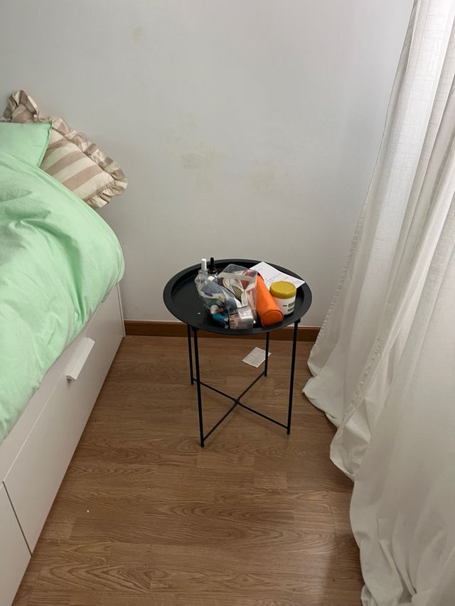 Mesita auxiliar redonda negra